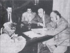 Alfredo L. Ferraresi, Jorge Di Pascuale, Horacio Mujica y Juan B. Longo, en una conferencia de prensa obre la Ley de Medicamentos